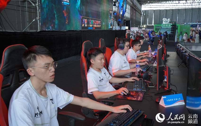 前锋曾因在 前锋曾因在